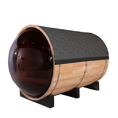 Panoramablick-hölzernes Fass-Sauna-Raum-Red-cedar im Freien