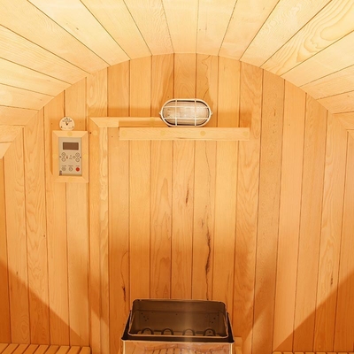 Feste hölzerne Fass-Sauna im Freien erhitzt oben schnelles annehmbares Soem