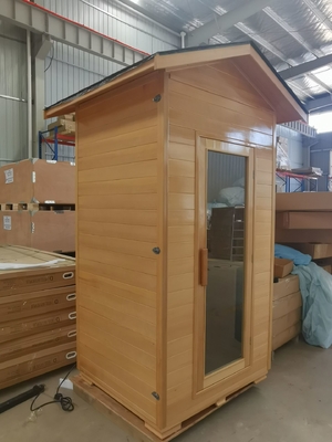 Moderner fester hölzerner Sauna-Raum im Freien für 1 Person
