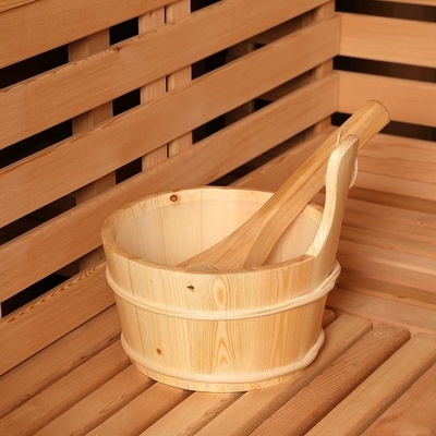 Cedar Outdoor Dry Sauna Raum für Gesundheit und Entspannung 15 ~ 90 ° C Temperatur Montage erforderlich