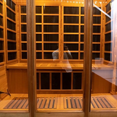 Kanadischer roter Personen-Sauna-Raum Cedar Wooden Infrareds 4 für Hauptinnen